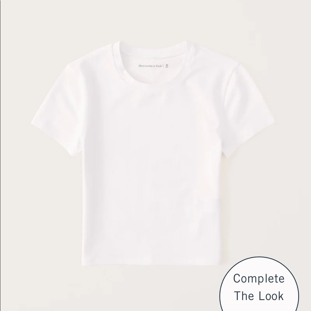 NWT Abercrombie cotton seamless fabric essential tee size S